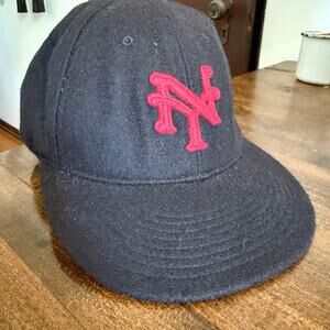 NIKE | Black & Red New York Cubans Untold Truth Wool Blend Fitted Hat Size 7 1/4